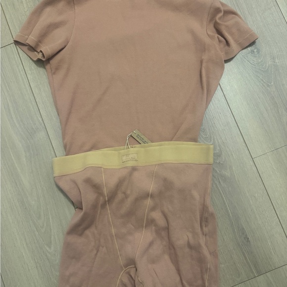 SKIMS Other - SKIMS brand new Lounge Set